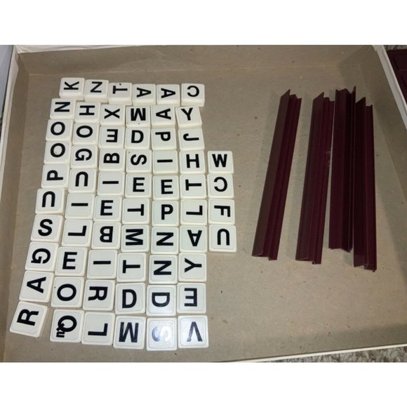 Upwards Board Game 3-D Word Strategy 1983 Milton Bradley Complete - Picture 3 of 10